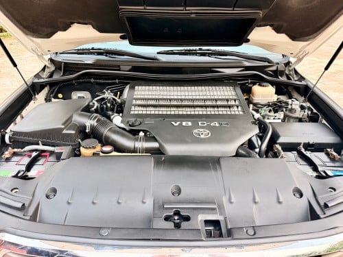 Toyota Land Cruiser 2012 VIP ( V8 4500 ) ម្ចាស់ដើម មេឡាន