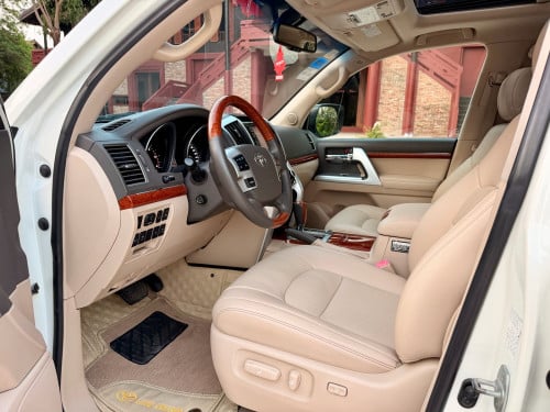 Toyota Land Cruiser 2012 VIP ( V8 4500 ) ម្ចាស់ដើម មេឡាន