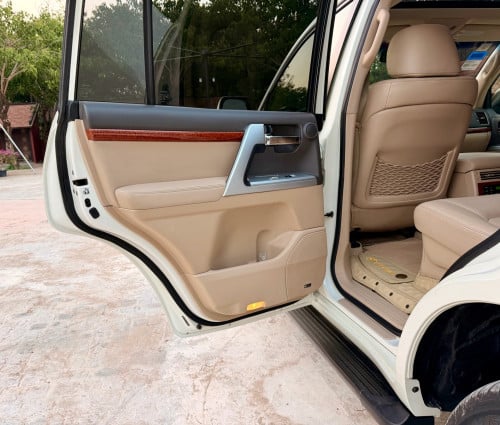 Toyota Land Cruiser 2012 VIP ( V8 4500 ) ម្ចាស់ដើម មេឡាន