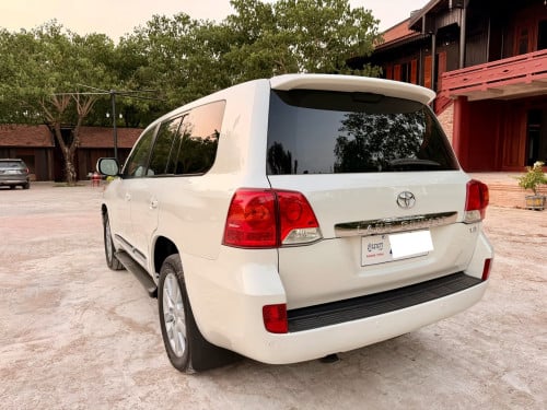 Toyota Land Cruiser 2012 VIP ( V8 4500 ) ម្ចាស់ដើម មេឡាន