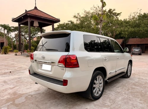 Toyota Land Cruiser 2012 VIP ( V8 4500 ) ម្ចាស់ដើម មេឡាន