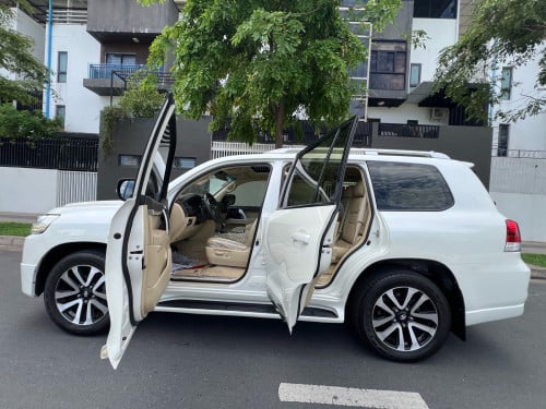 Toyota Land Cruiser 2016 Full option
