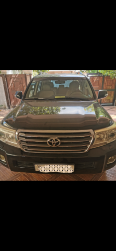 Toyota Land Cruiser Black