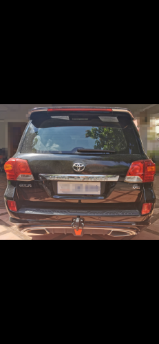 Toyota Land Cruiser Black