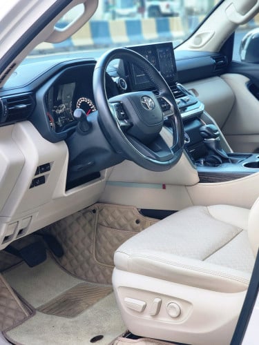 Toyota Land Cruiser VXR 2023 full Options