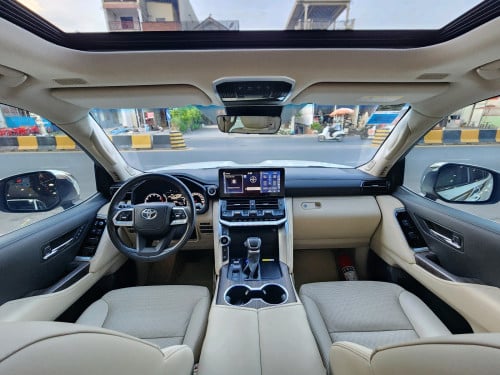 Toyota Land Cruiser VXR 2023 full Options