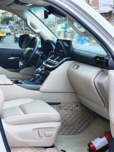 Toyota Land Cruiser VXR 2023 full Options