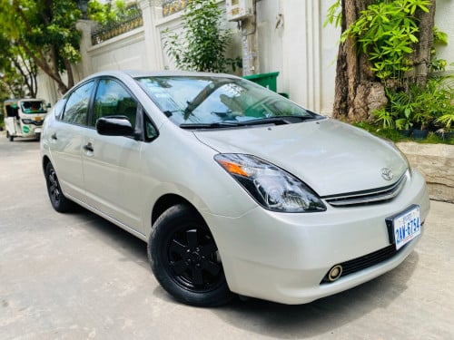 TOYOTA Prius 05fullពេញឡានស្អាតអត់បុកអត់ប៉ះអាគុយABSអេម