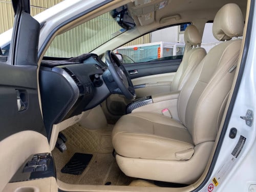 Toyota Prius 2004 full option ទេីបតែចូលស្តុកថ្មី តម្លៃល្អ បង់រំលស់សិក្សា១៥នាទីដកឡាន