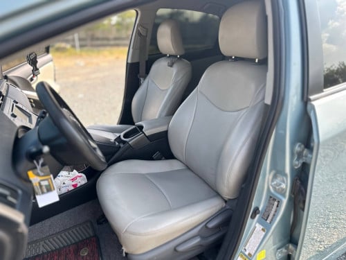 TOYOTA PRIUS 2012