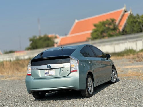 TOYOTA PRIUS 2012