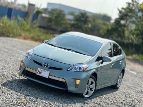 TOYOTA PRIUS 2012