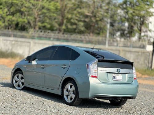TOYOTA PRIUS 2012