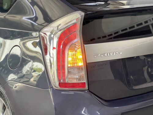 Toyota Prius 2012 option 5 Advanced Plug-inទេីបតែចូលស្តុកថ្មី តម្លៃល្អ បង់រំលស់សិក្សា១៥នាទីដកឡាន
