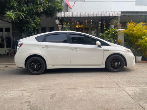 Toyota Prius 2013 Option 3 ម្ចាស់ដើម