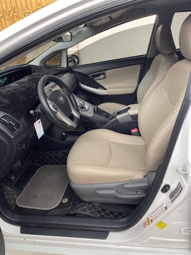 Toyota Prius 2013 Option 3 ម្ចាស់ដើម