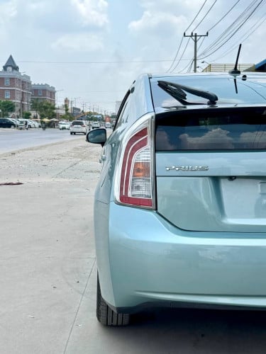 Toyota Prius 2013 Option 4 ពណ៌ ហ្គិច​ សន្លឹក​ពន្ធ​ 🔵តម្លៃពិសេស 18,500$ ចរចារ​
