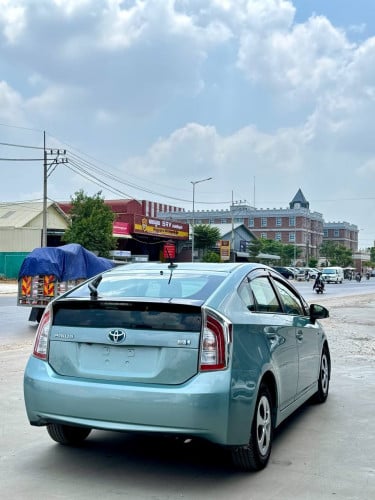 Toyota Prius 2013 Option 4 ពណ៌ ហ្គិច​ សន្លឹក​ពន្ធ​ 🔵តម្លៃពិសេស 18,500$ ចរចារ​