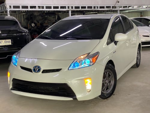 Toyota Prius 2014 option 2 up Android ទេីបតែចូស្តុកថ្មី តម្លៃល្អ បង់រំលស់សិក្សា១៥នាទីដកឡាន