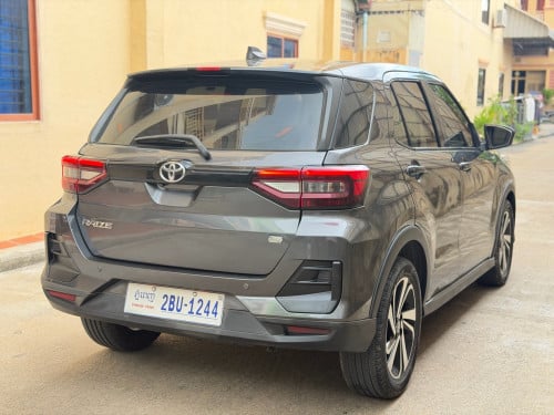 Toyota Raize 2023 ឡានថ្មីទឹកថ្នាំសុីនមួយជុំ