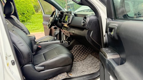 Toyota Tacoma 016 TRD