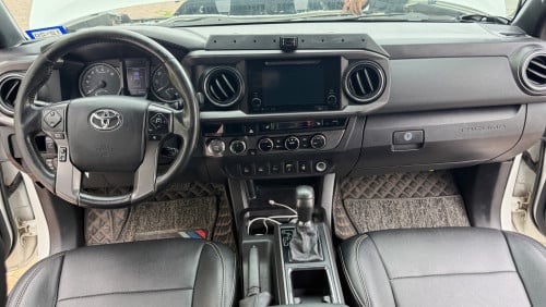 Toyota Tacoma 016 TRD