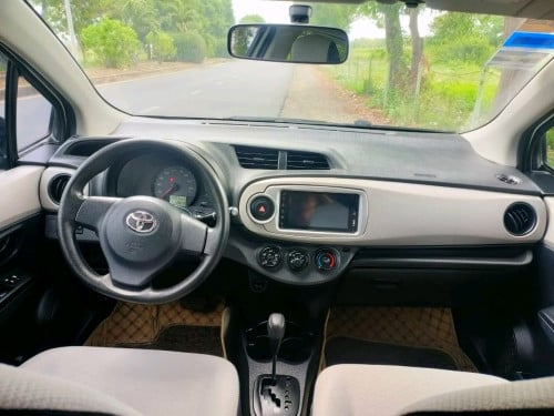 Toyota Vitz 2012