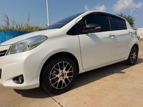 Toyota Vitz 2013 សកាំម៉ៃ​ Smart key For sale