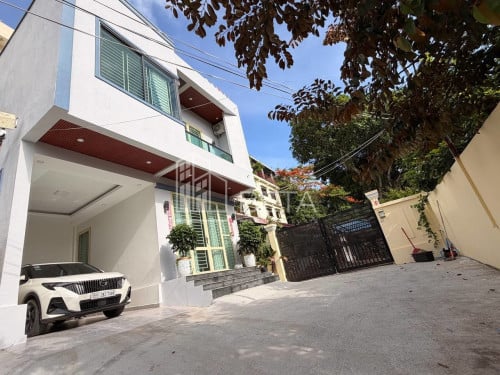 Villa for rent in Meddle Krong Preah Sihanouk