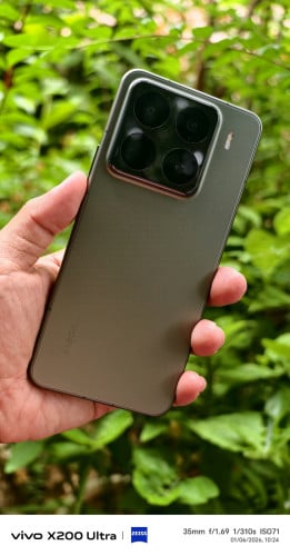 លក់ឬវៃដូរ Xiaomi 15pro CH Version (12/256)  ស្អាត99%មានឆ្នាំងសាក់