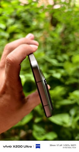 លក់ឬវៃដូរ Xiaomi 15pro CH Version (12/256)  ស្អាត99%មានឆ្នាំងសាក់