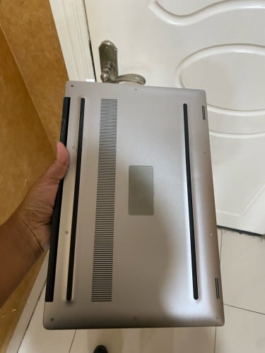 XPS 15 9560