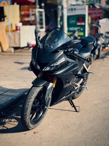 Yamaha R15 V3