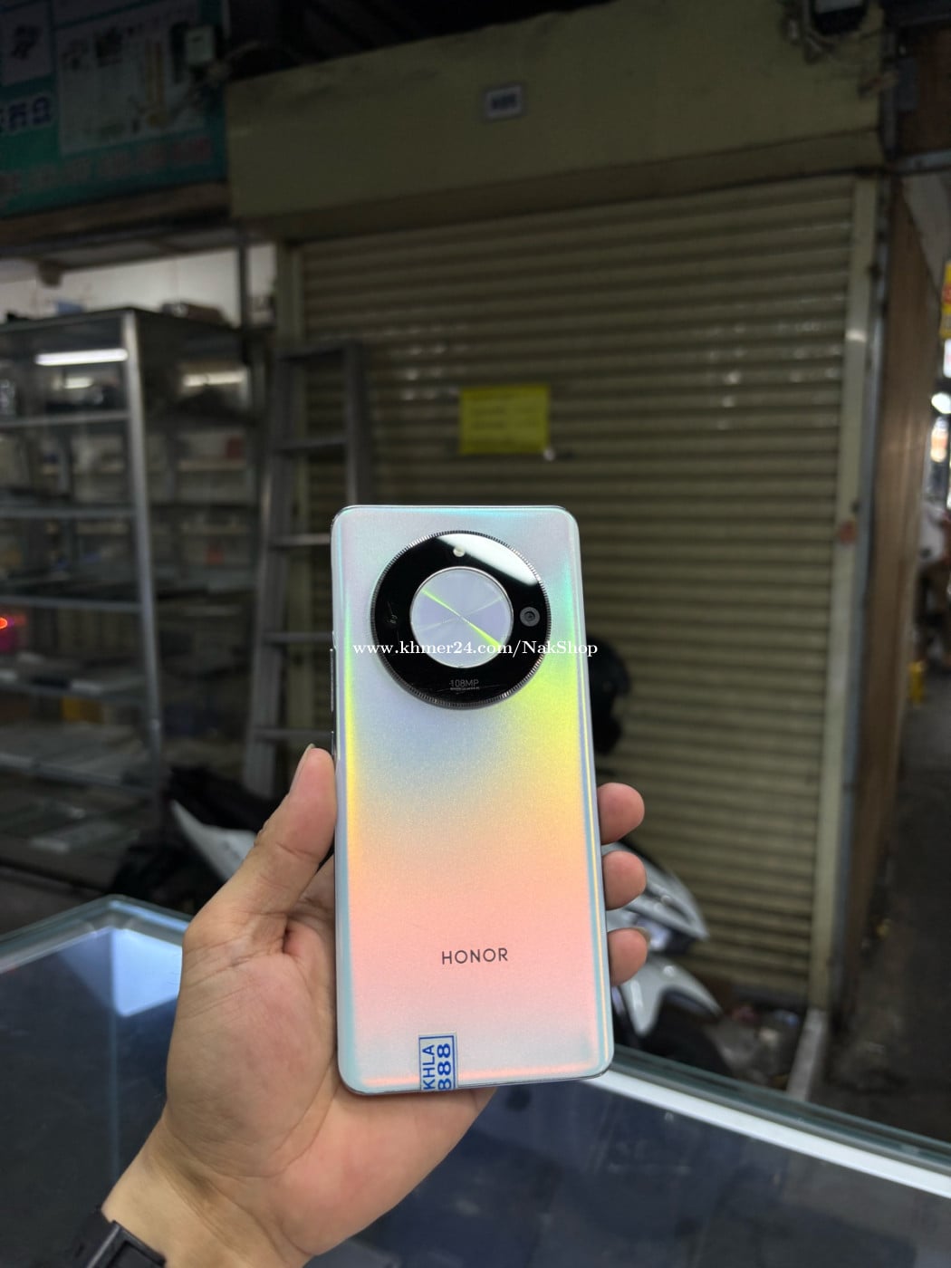 HONOR 70 128G Ram8G Sim2 CHម៉ាសុីនសានុំ ស្ទើរតួរតិចៗ