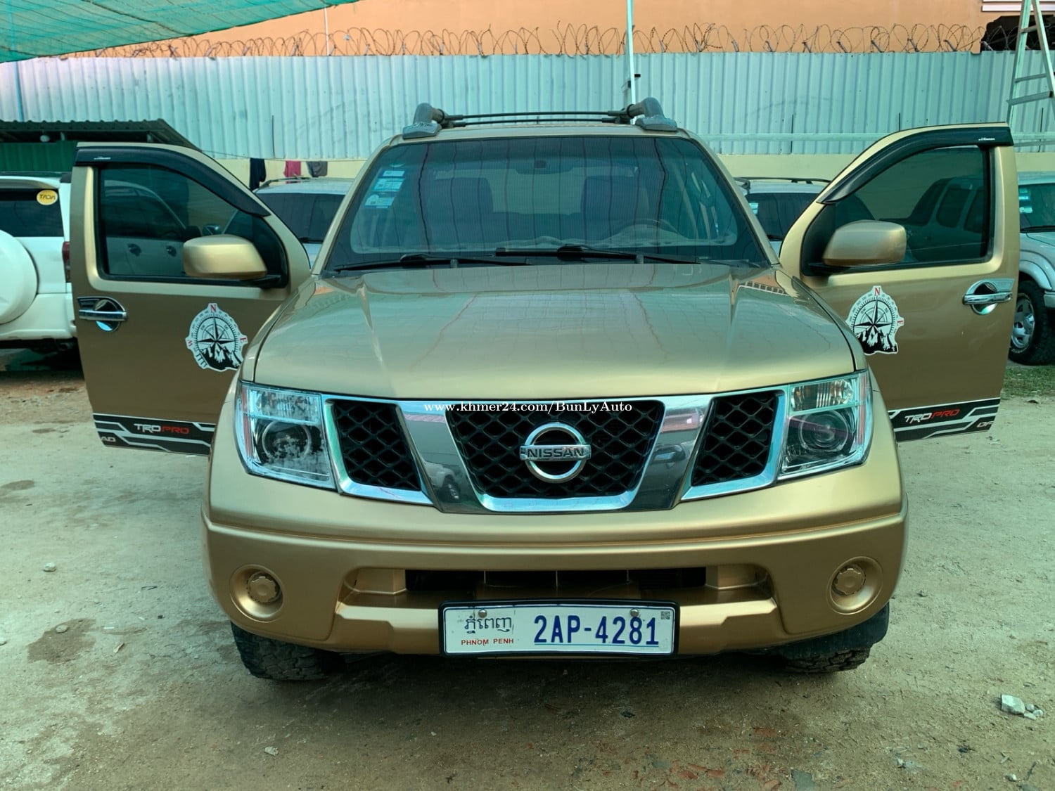 Nissan Frontier ឆ្នាំ 05 ប៉ុង1 សាំង + ហ្គាស