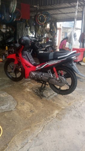 ម៉ូតូស្អាត