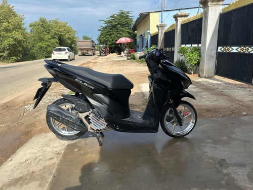 អ្នកជិះផ្ទាល់ លក់ប្រញ៉ាប់លុយ