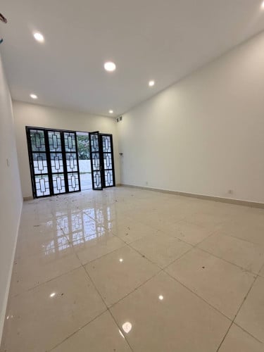 ផ្ទះលក់បន្ទាន់​