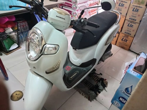 ម៉ូតូលក់ប្រញាប់