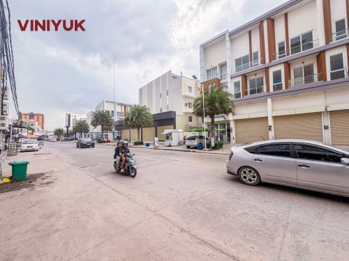ផ្ទះអាជីវកម្ម លក់បន្ទាន់!!