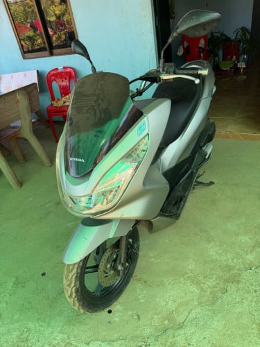 ម៉ូតូលក់ប្រញ៉ាប់លុយ