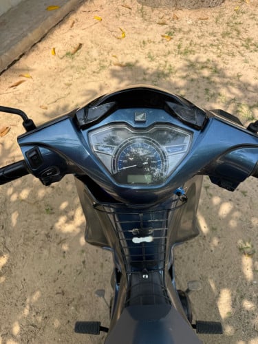 ម៉ូតូស្អាតសនំសុីន