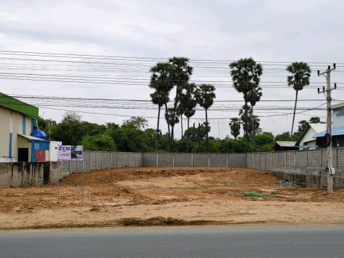 ដីជួល ផ្លូវ៥១ ភ្នំតូច