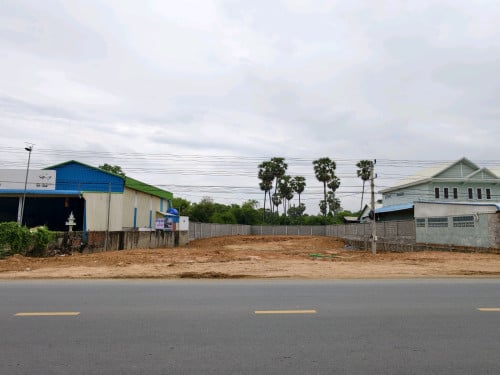 ដីជួល ផ្លូវ៥១ ភ្នំតូច