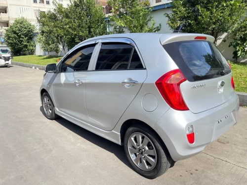 ឆ្នាំ012លក់7300$ចរចារ