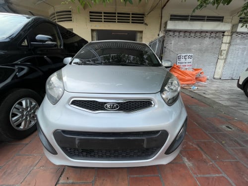 ឆ្នាំ012លក់7300$ចរចារ