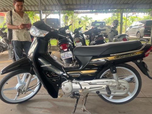 ម៉តូលក់022