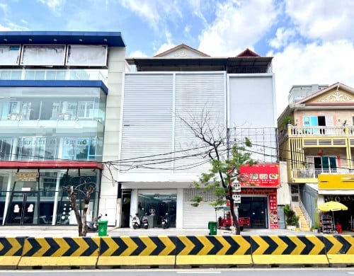 ផ្ទះអាជីវកម្ម 2 ល្វែង សម្រាប់ជួលនៅលើមហាវិថី ម៉ៅ សេទុង