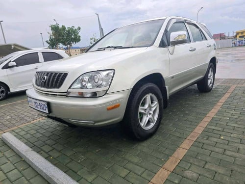 ឡានថ្មី2001ប៉ុង២ ឯកសាគ្រប់