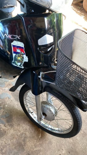 សង់2006ម៉ូតូសានុំលក់សំរ៉ាប់ម៉ូយជិះលក់មិនប្រញាប់ ទីតាំងក្រុងកំពត